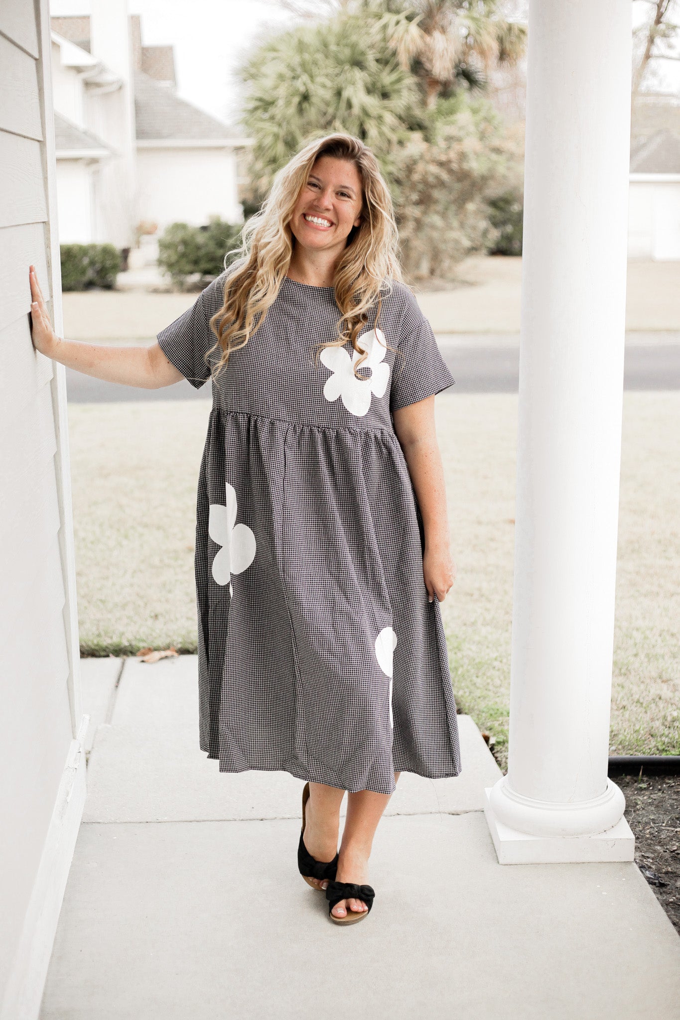 Black White Checkered Gingham Dress White Daisies  BX1310 2XL Official JT Merch